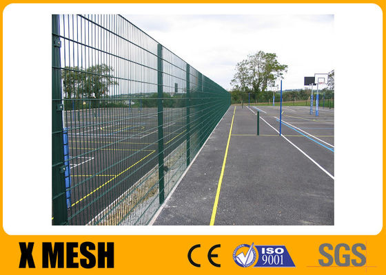 630 × 2500mm Standar Double Wire Welded Mesh Fence Lubang Persegi Galvanis