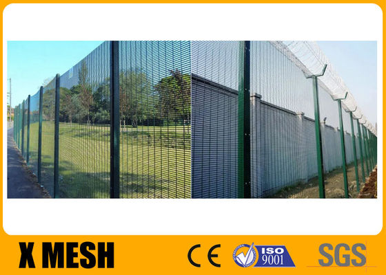 Green Coated Airport Metal Mesh Fencing Standar ASTM Anti Climb 3m High Type