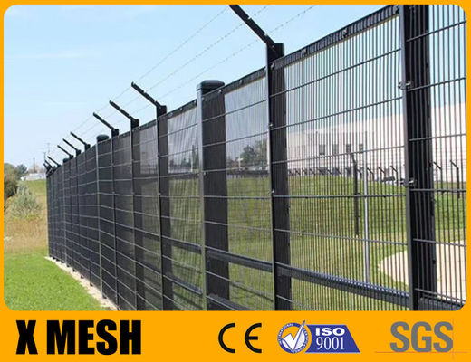 Powder Coated High Security 358 Wire Mesh Fence Dengan 12,7mm X 76,2mm Untuk Bandara