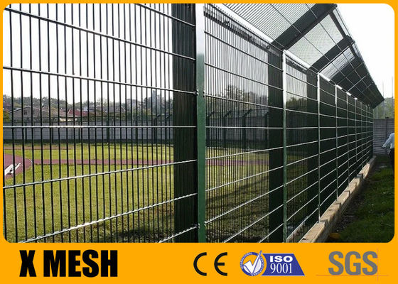 Hot Dip Galvanized Anti Climb Mesh Fence Panel Kawat Ganda Tahan Lama 50 × 200mm